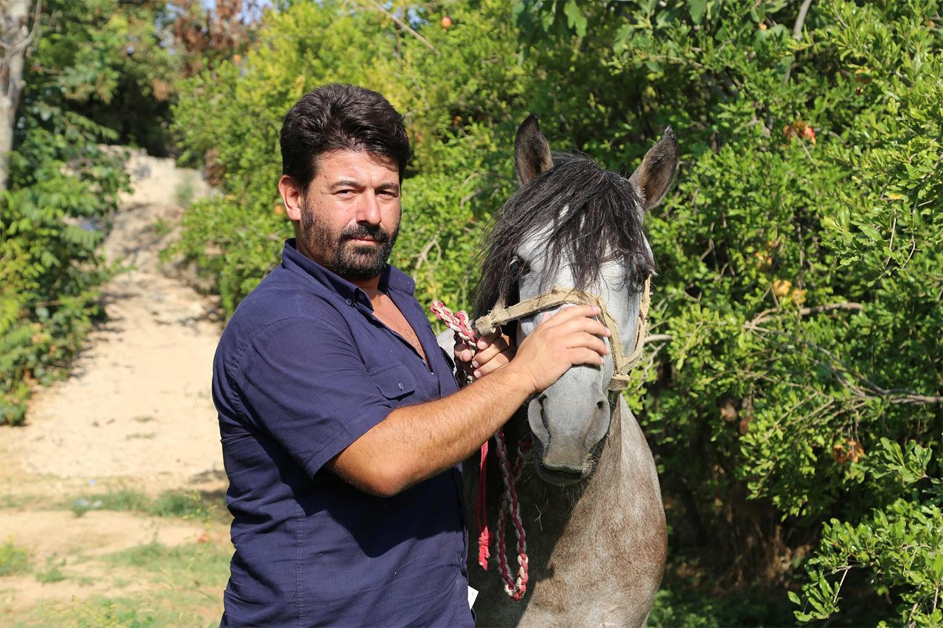 "At besleyen insanın psikolojisi her zaman iyi olur" "At besleyen insanın psikolojisi her zaman iyi olur"